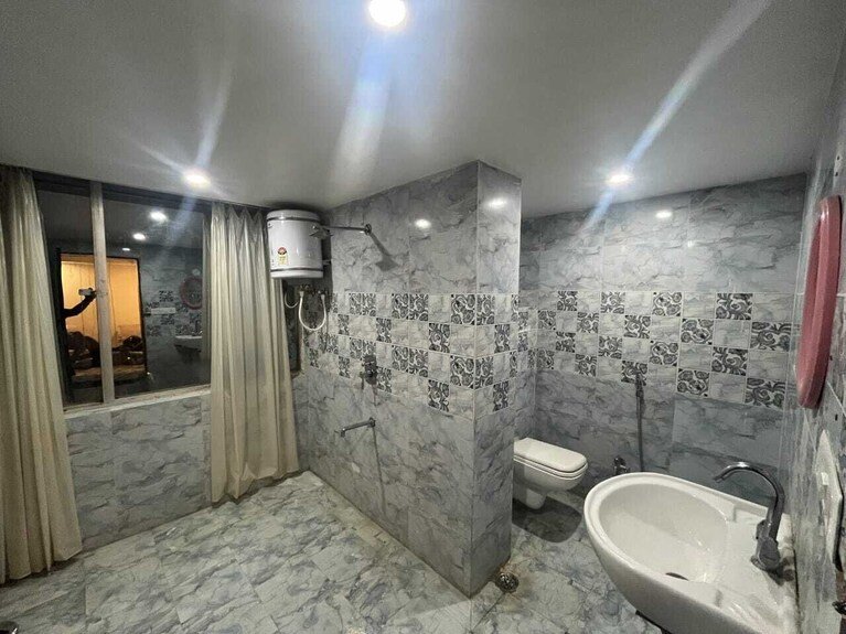 Modern Washrooms